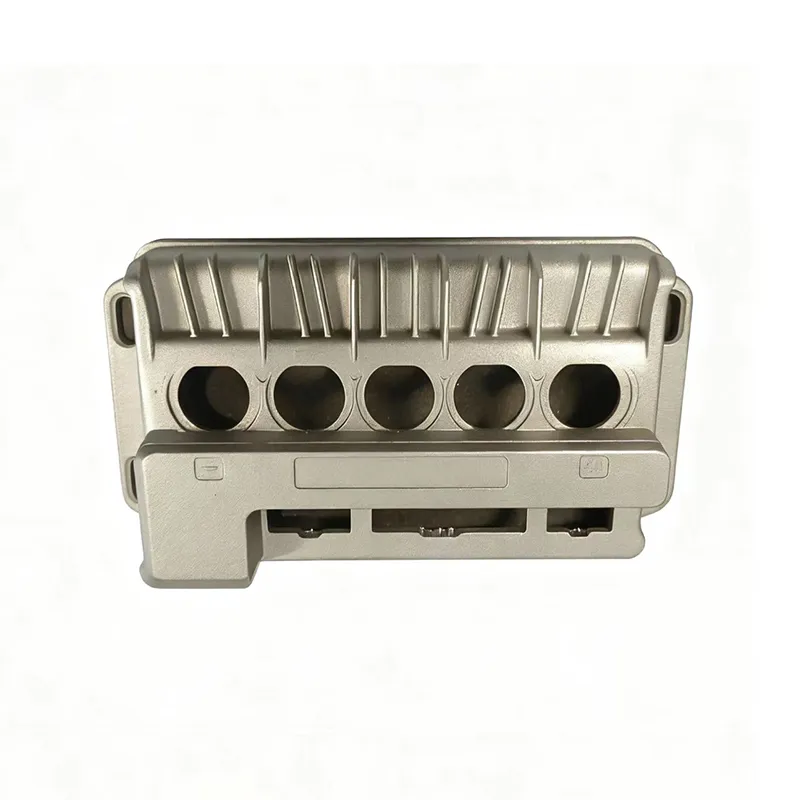 Литые компоненты автомобильного багажника (2)